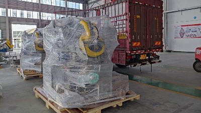 又有兩臺滾噴機(jī)發(fā)貨啦！航空緊固件客戶訂購